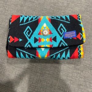 Pendleton jewelry folder